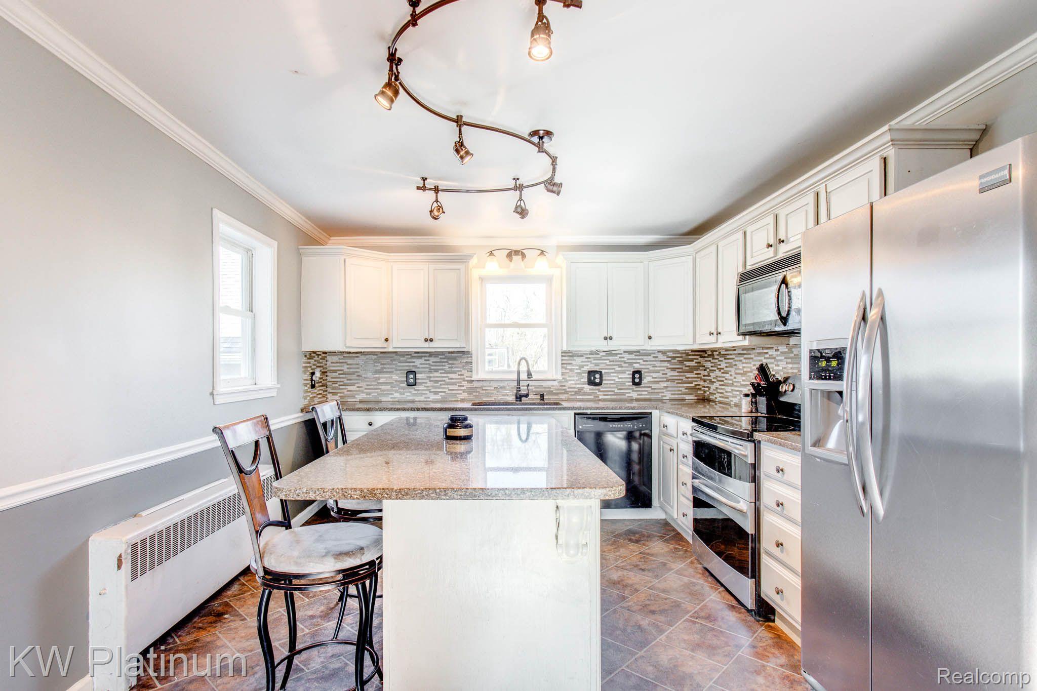 6795 Fargo Road Avoca, MI 48006 - Photo 10 of 31 Kitchen