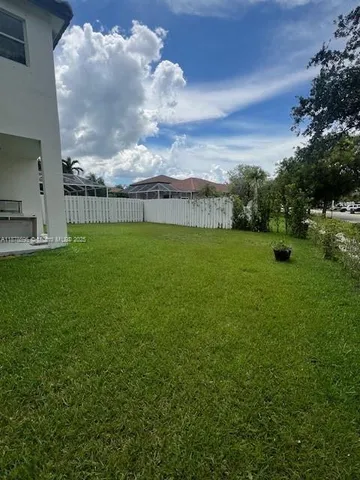 $4,600 | 1298 Northwest 192nd Terrace, Pembroke Pines, FL 33029