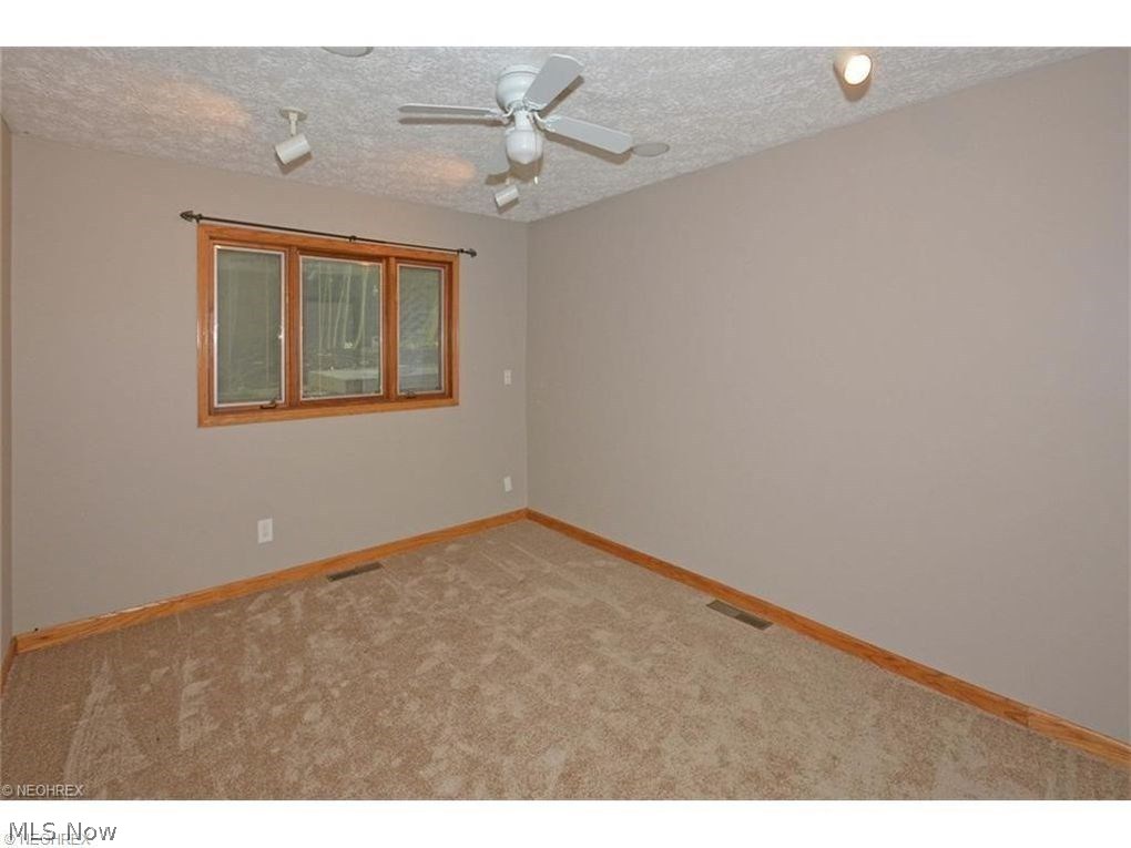 18125 Falling Leaves Road Strongsville, OH 44136 - Photo 8 of 23 Gallery Image 8