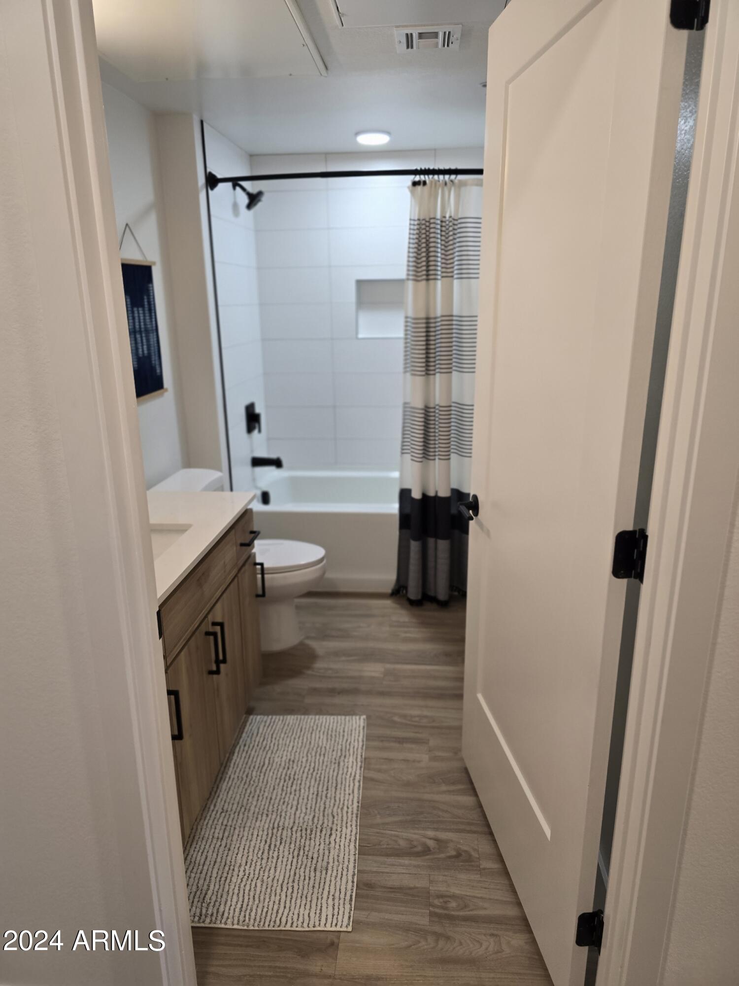 2500 East Marco Polo Road, Unit S1 Phoenix, AZ 85050 - Photo 6 of 14 Bathroom