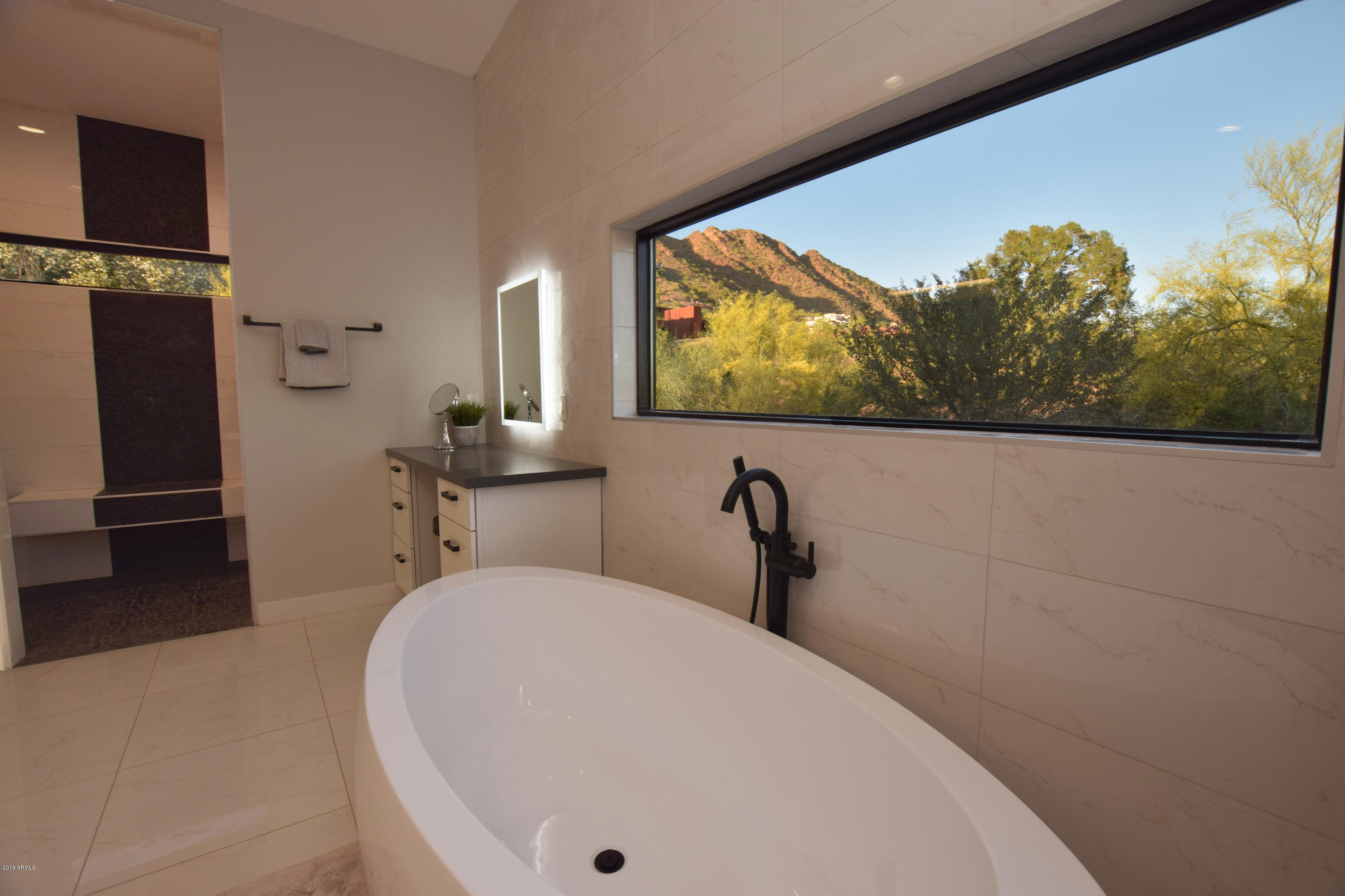 5344 East Rockridge Road Phoenix, AZ 85018 - Photo 27 of 47 Master Bathtub Views