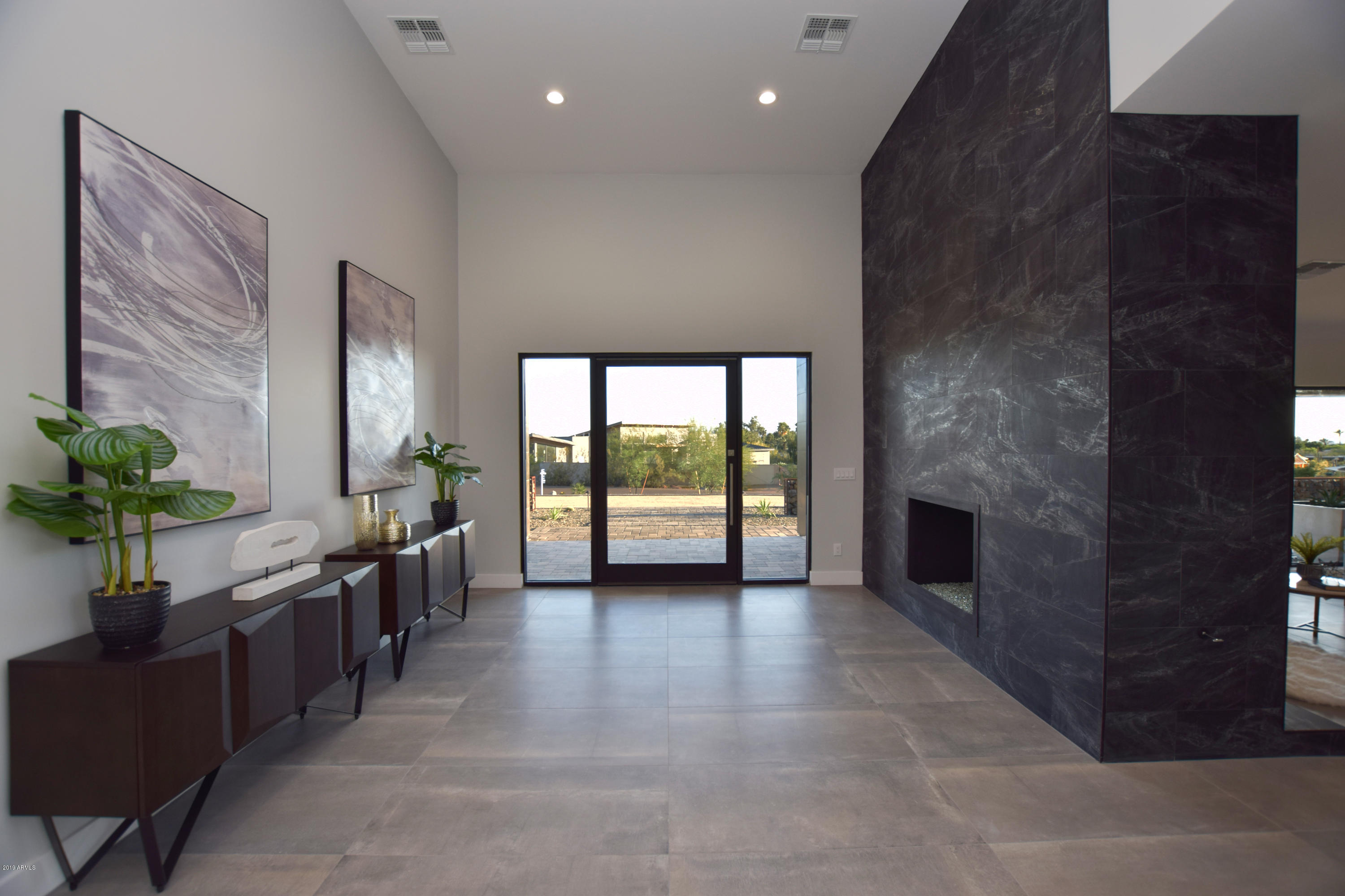 5344 East Rockridge Road Phoenix, AZ 85018 - Photo 5 of 47 Front Entryway