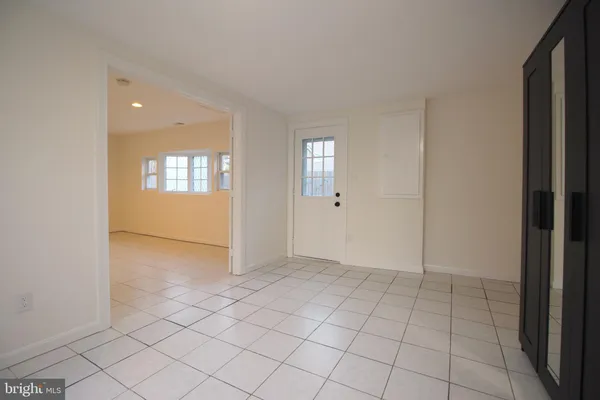 $3,495 | 2129 Grayson Place, Falls Church, VA 22043