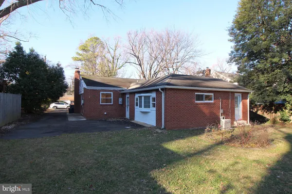 $3,495 | 2129 Grayson Place, Falls Church, VA 22043