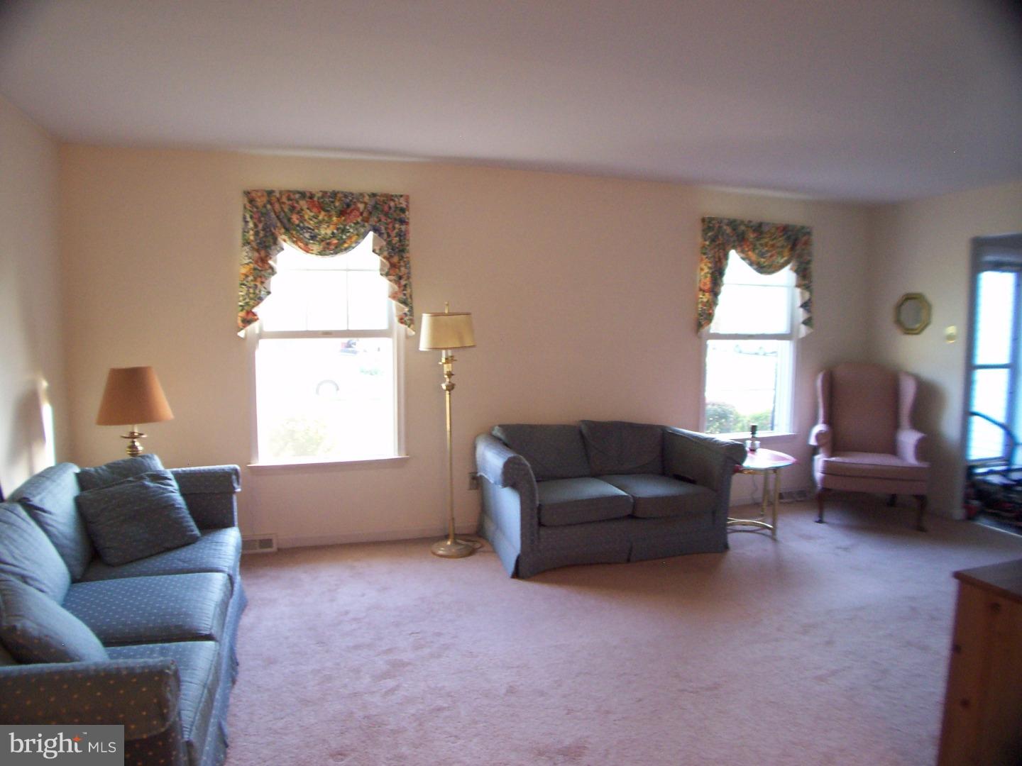 333 Bloomfield Road Warminster, PA 18974 - Photo 8 of 11 Gallery Image 8