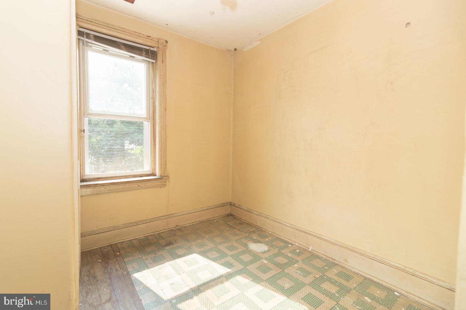 1611 Chestnut Avenue Trenton, NJ 08611 - Photo 15 of 19