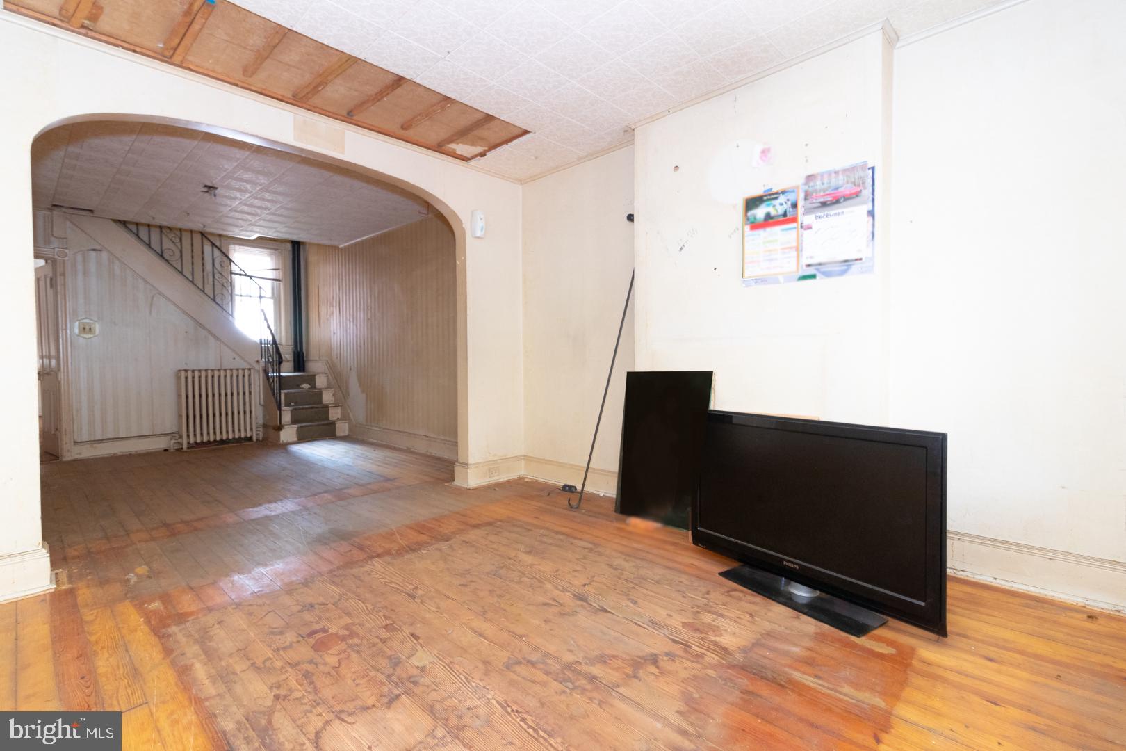 1611 Chestnut Avenue Trenton, NJ 08611 - Photo 3 of 19