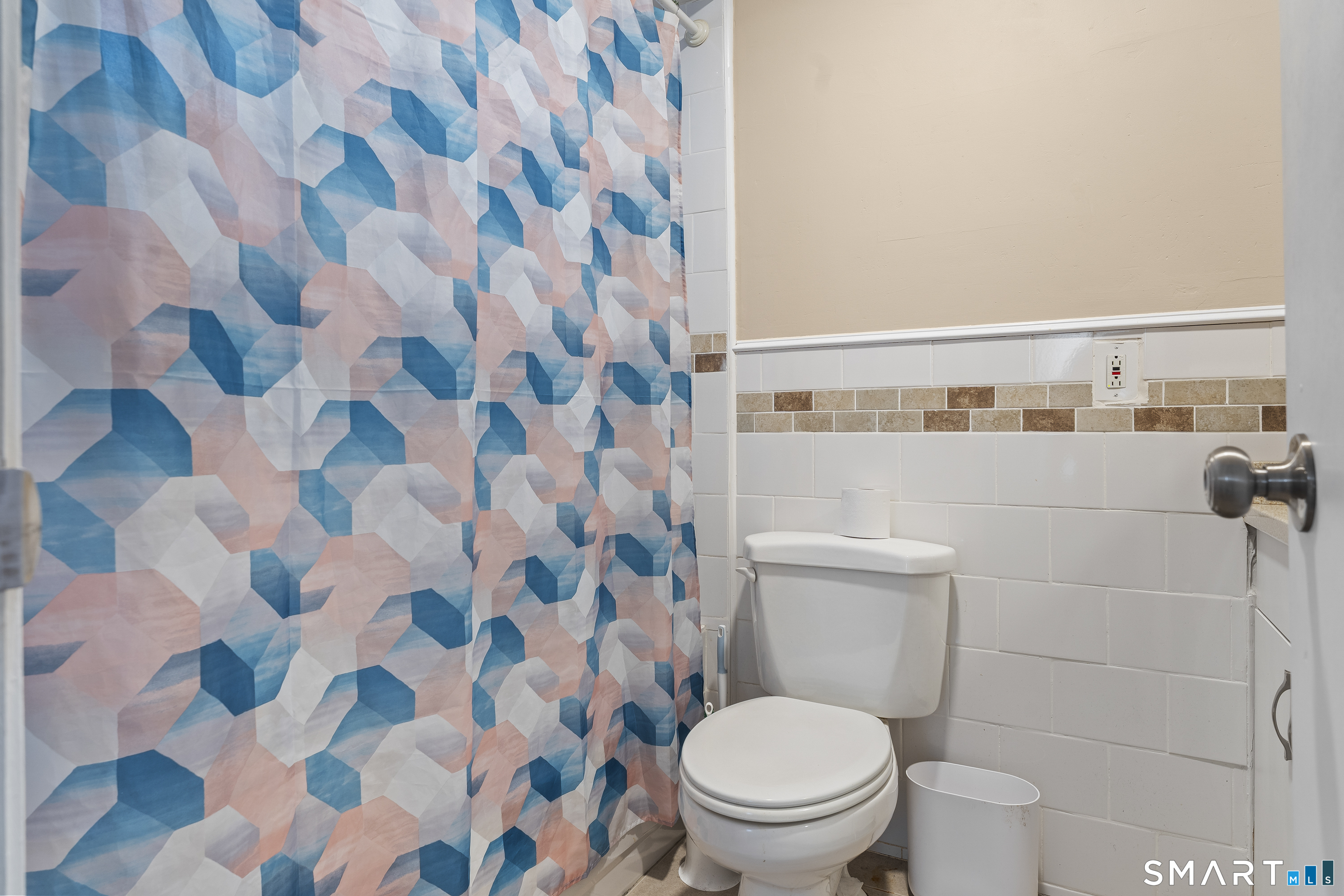 42 Westerleigh Road New Haven, CT 06515 - Photo 23 of 39