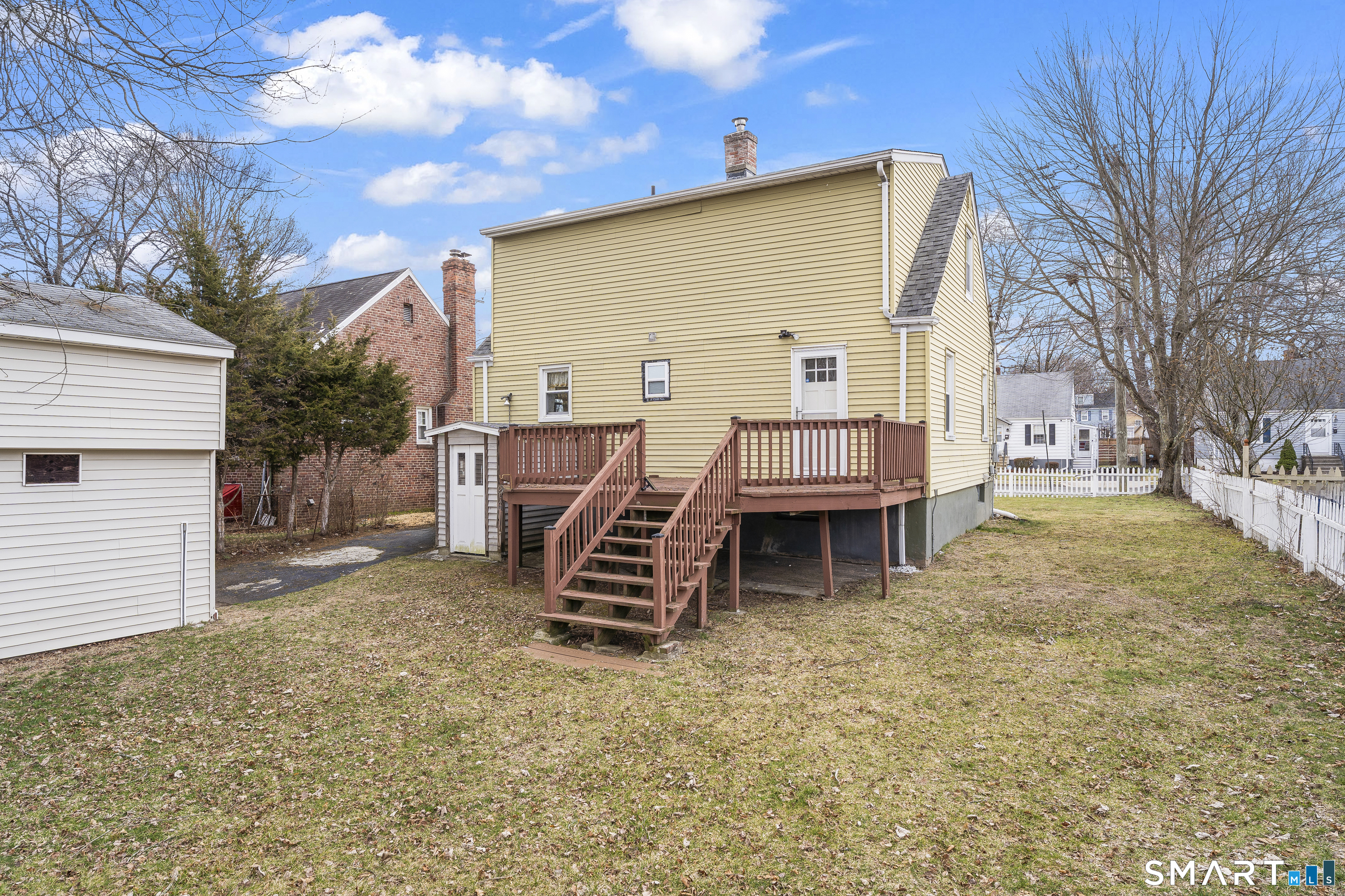 42 Westerleigh Road New Haven, CT 06515 - Photo 5 of 39