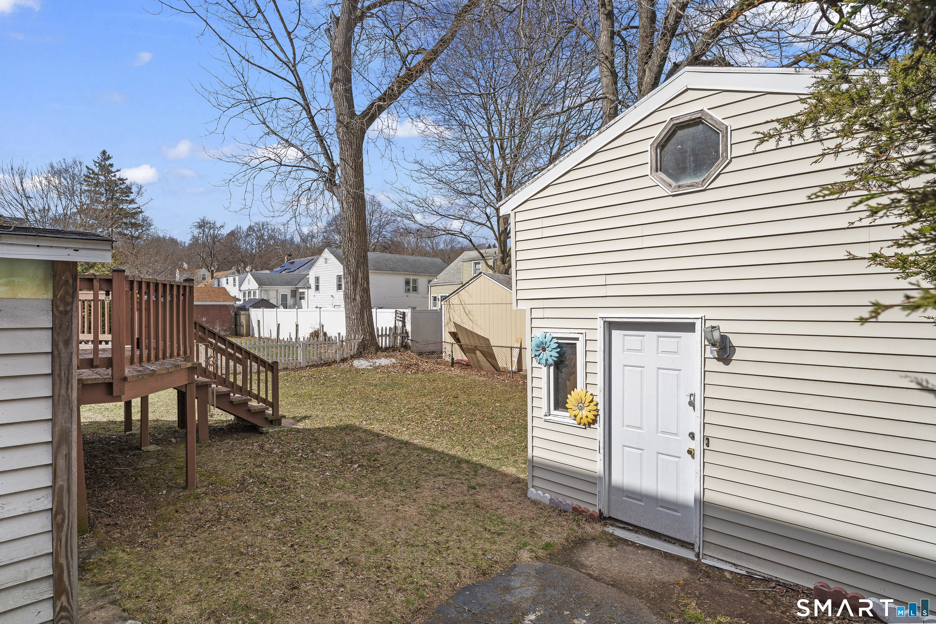 42 Westerleigh Road New Haven, CT 06515 - Photo 7 of 39