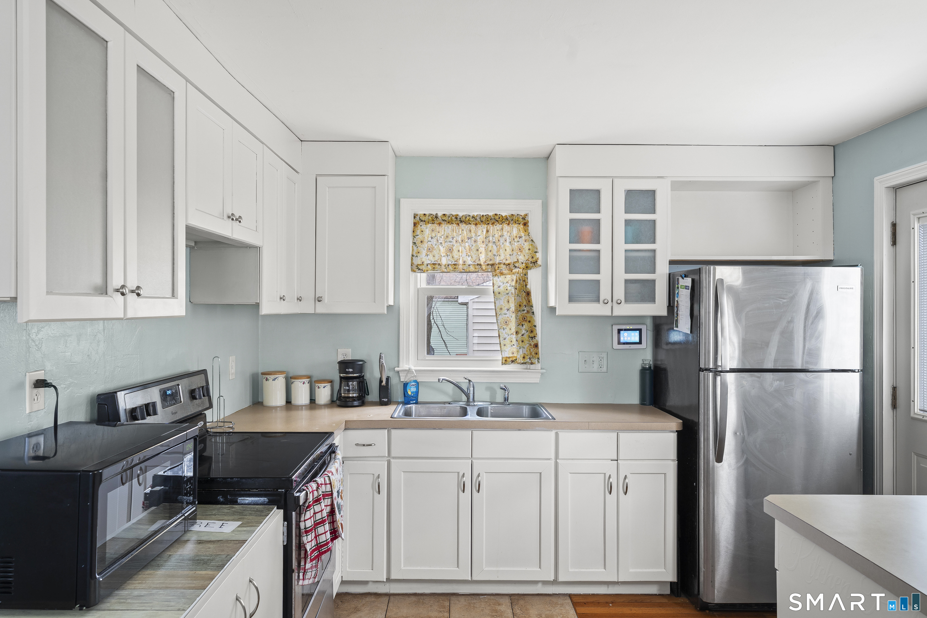 42 Westerleigh Road New Haven, CT 06515 - Photo 10 of 39