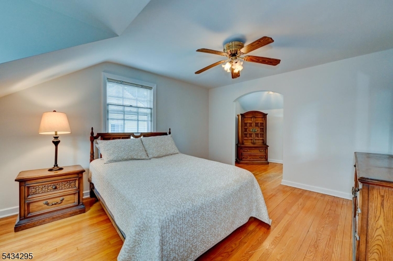 328 Plymouth Road Union, NJ 07083 - Photo 18 of 32