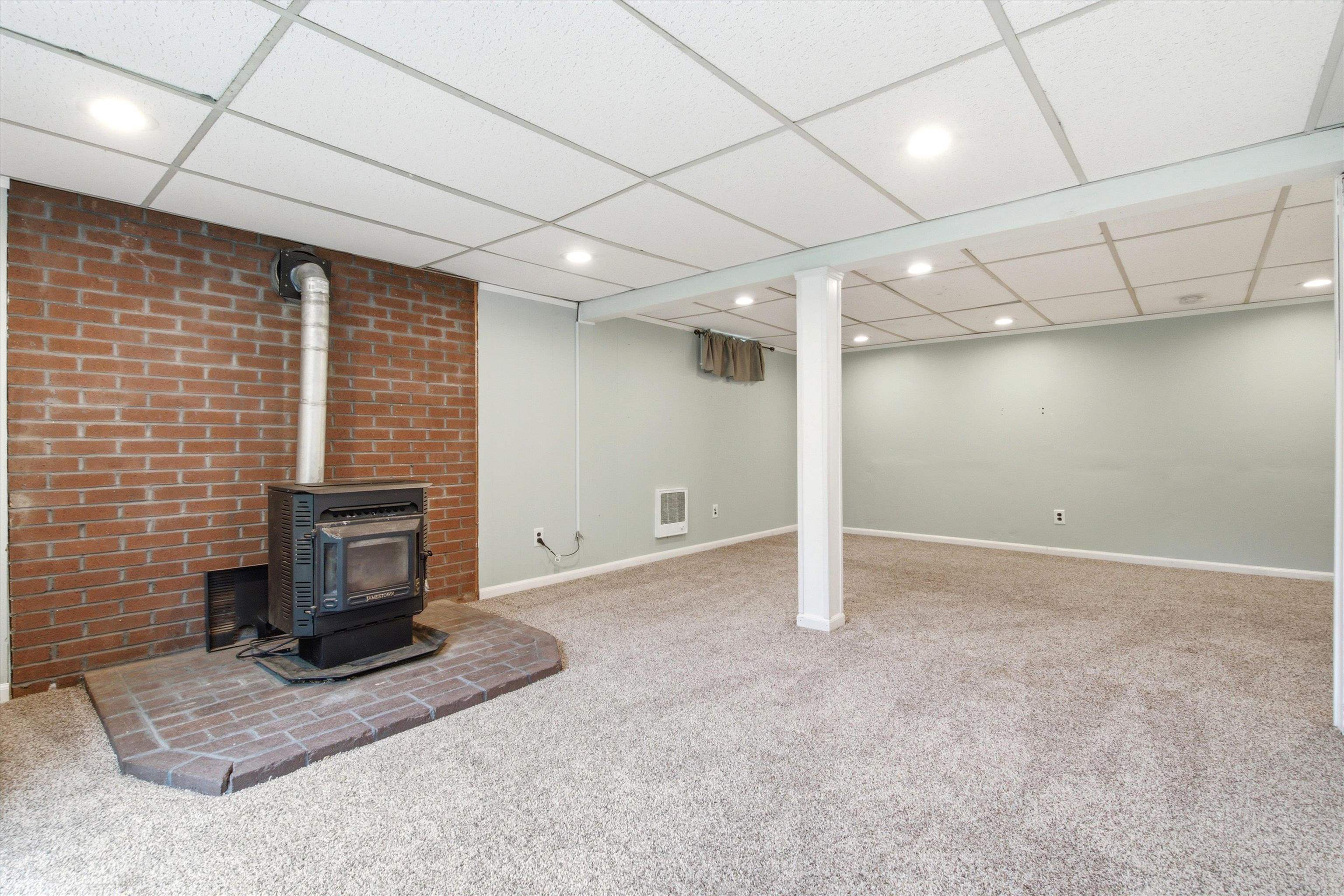 12 Bryant Road Nashua, NH 03062 - Photo 36 of 41