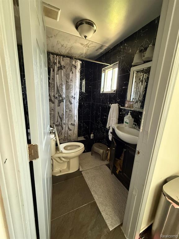 6848 Rutland Street Detroit, MI 48228 - Photo 5 of 12
