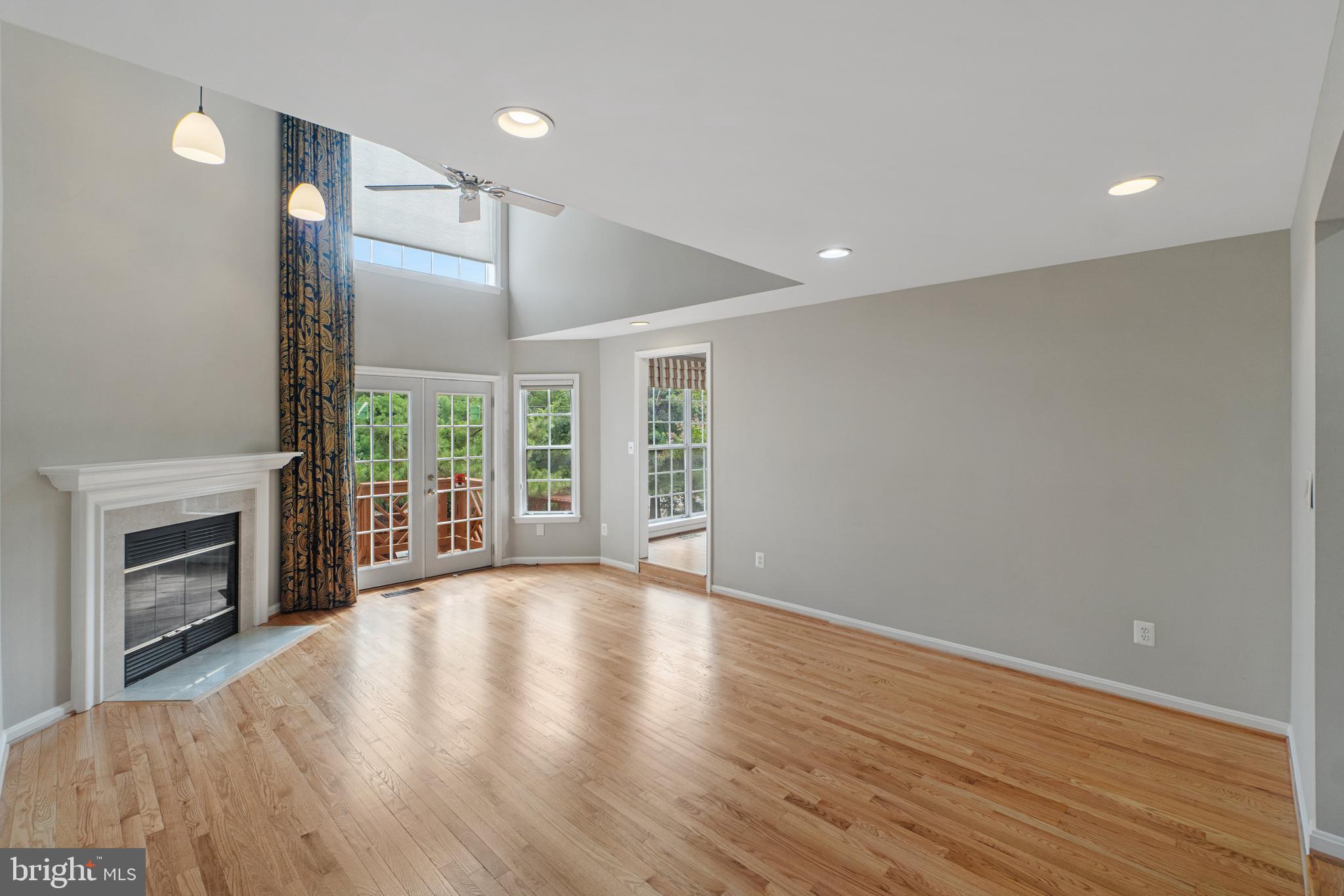 21163 Crocus Terrace Ashburn, VA 20147 - Photo 13 of 33