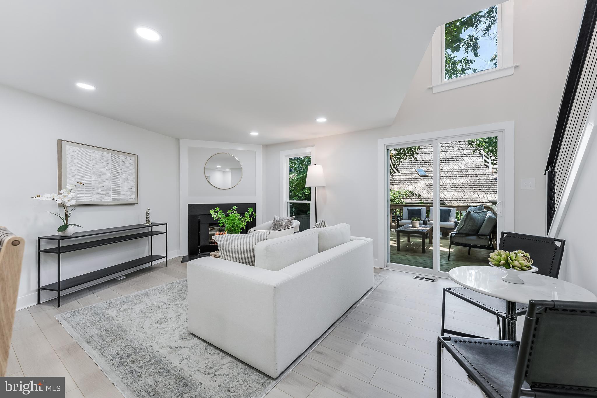 11213 Silentwood Lane Reston, VA 20191 - Photo 11 of 33
