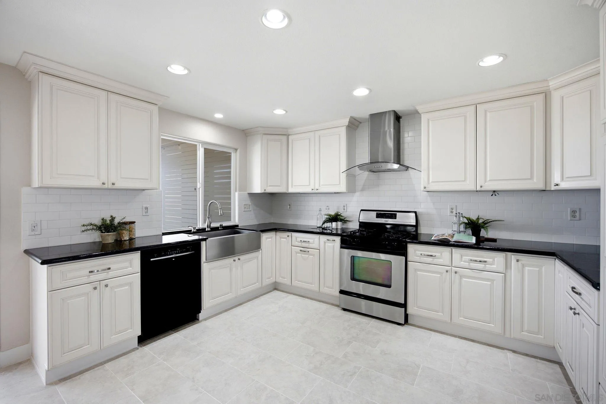 150 Ridge View Way Oceanside, CA 92057 - Photo 17 of 40 Gallery Image 17
