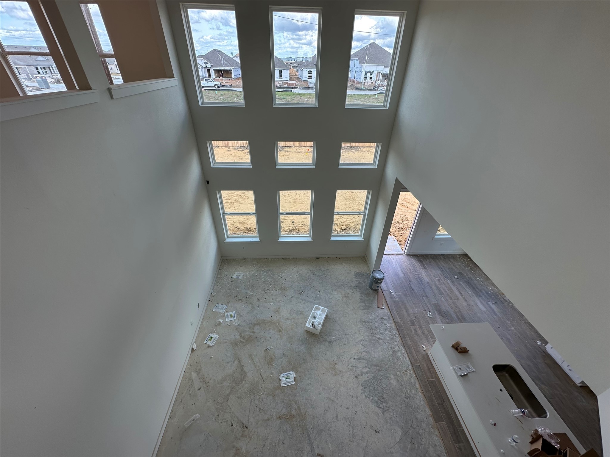 8322 Amethyst Valley Lane Angleton, TX 77515 - Photo 39 of 39 a view of entryway with window
