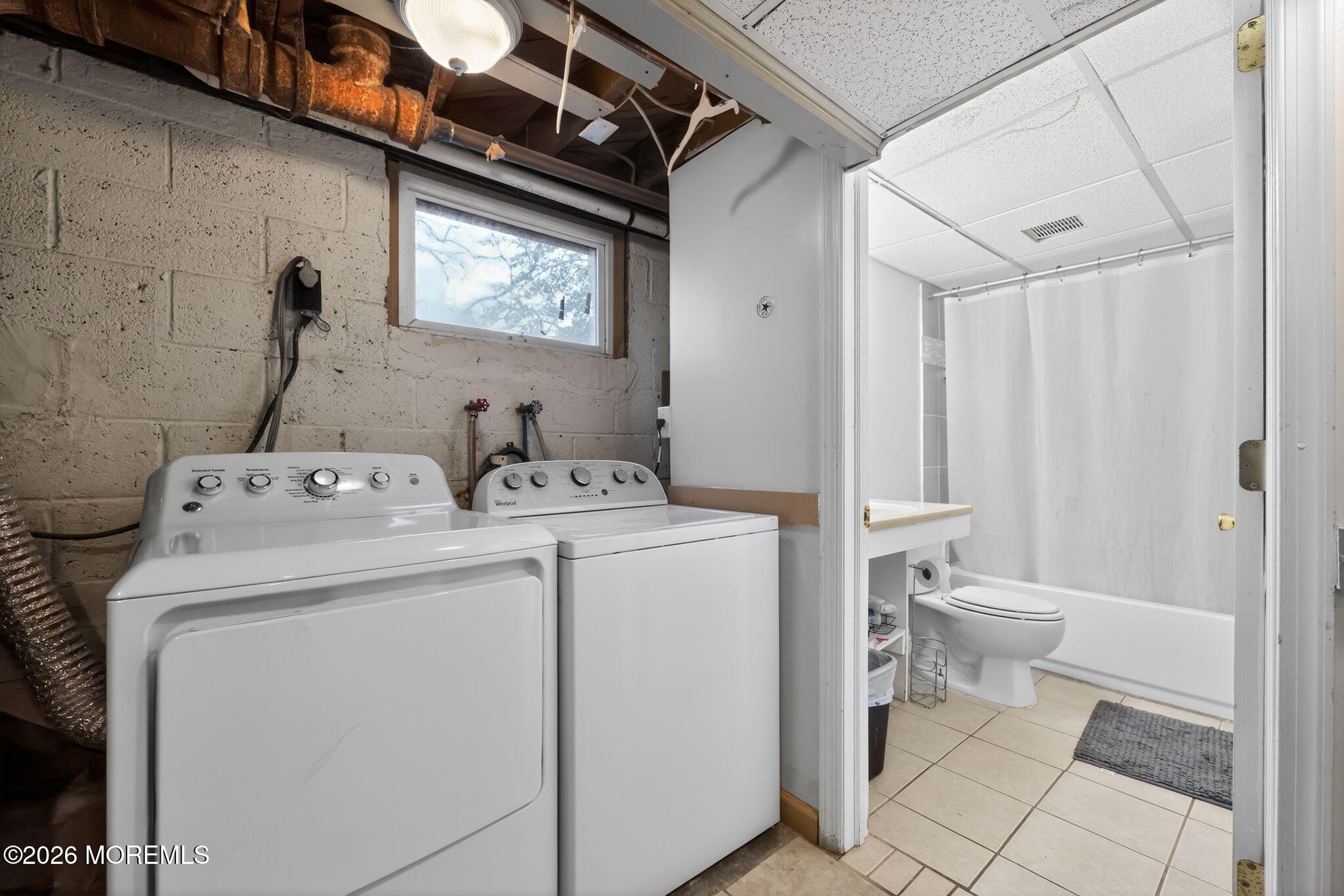 438 Ewingville Road Ewing, NJ 08638 - Photo 41 of 44 a utility room with dryer and washer