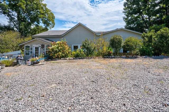 $293,000 | 512 West Nash Street, Spring Hope, NC 27882