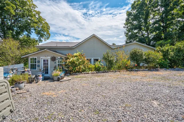 $293,000 | 512 West Nash Street, Spring Hope, NC 27882