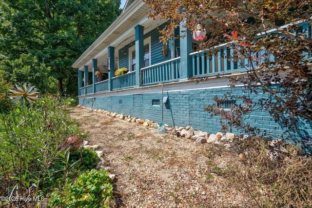 $293,000 | 512 West Nash Street, Spring Hope, NC 27882