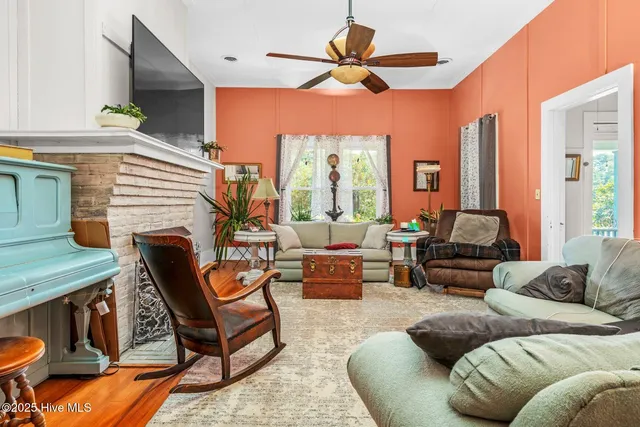 $293,000 | 512 West Nash Street, Spring Hope, NC 27882