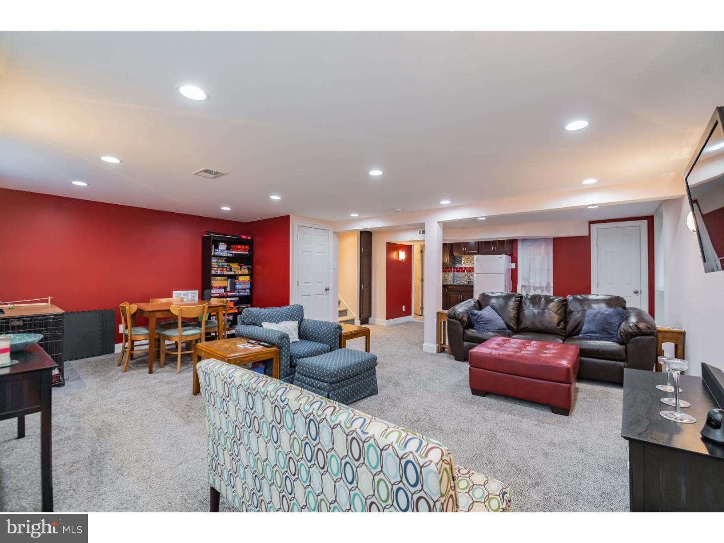 243 Gleaves Road Springfield, PA 19064 - Photo 8 of 25 Family Room