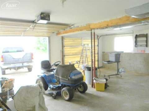 2712 Lyons Road Owosso, MI 48867 - Photo 20 of 27 20416215-19.JPG