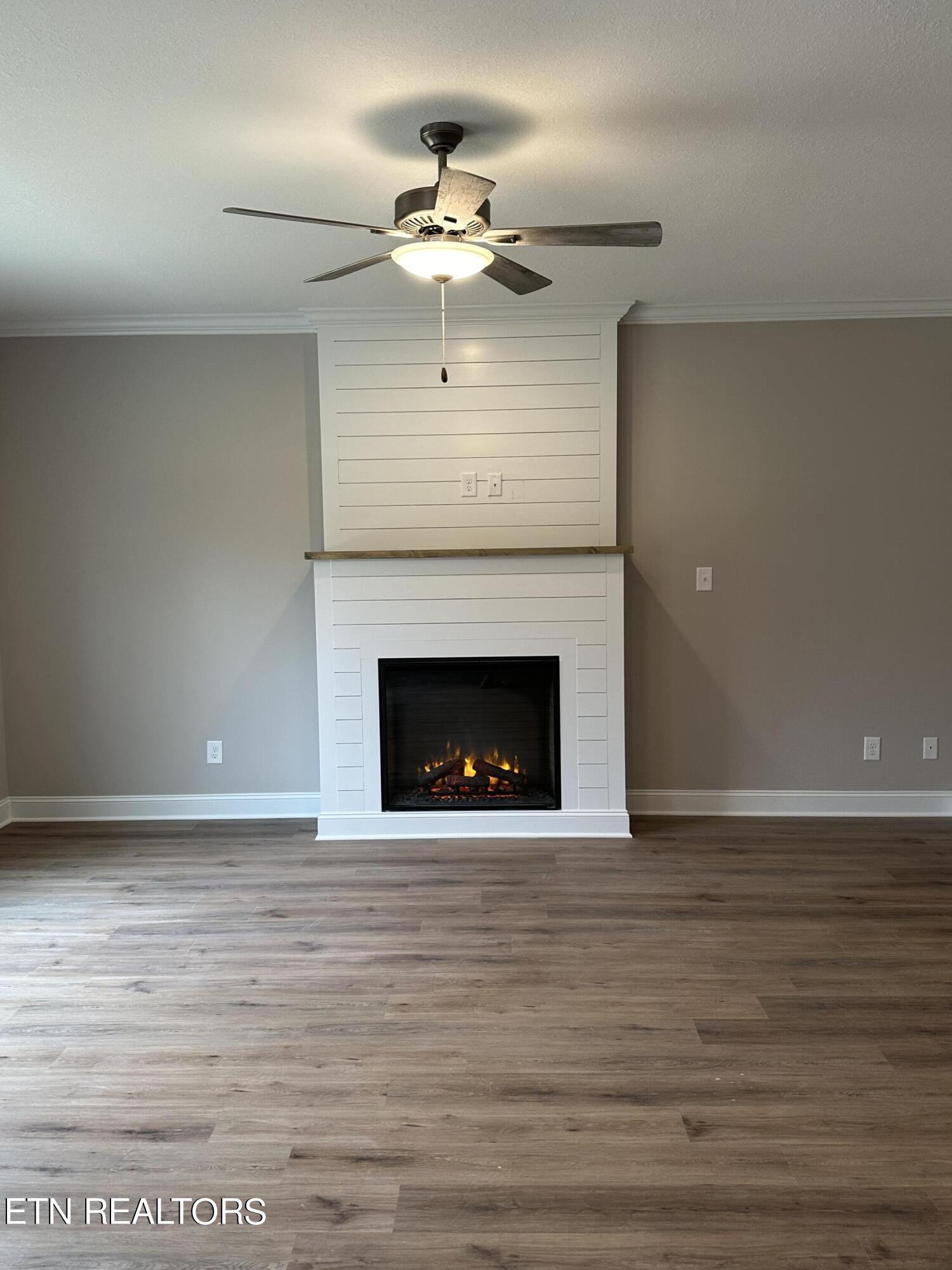 7605 Honey Oaks Road Corryton, TN 37721 - Photo 3 of 7 Living room