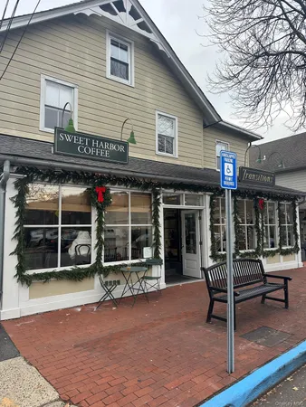 $4,750 | 1353 Old Northern Boulevard, Roslyn, NY 11576
