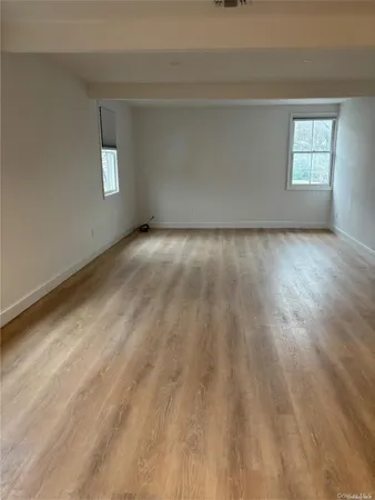 a view of empty room with window