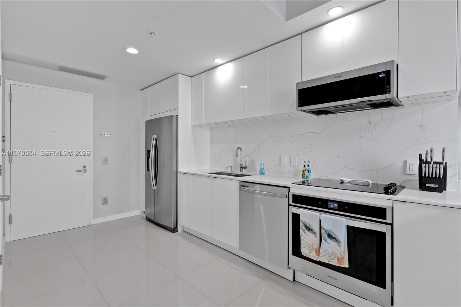 60 Southwest 13th Street, Unit 2204 Miami, FL 33130 - Photo 7 of 19