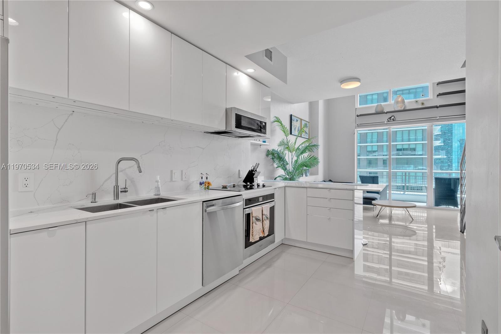 60 Southwest 13th Street, Unit 2204 Miami, FL 33130 - Photo 8 of 19