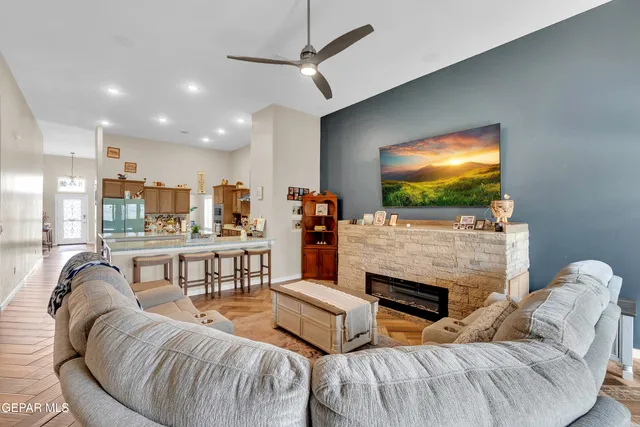 $299,950 | 14825 William Meshel Drive, El Paso, TX 79938