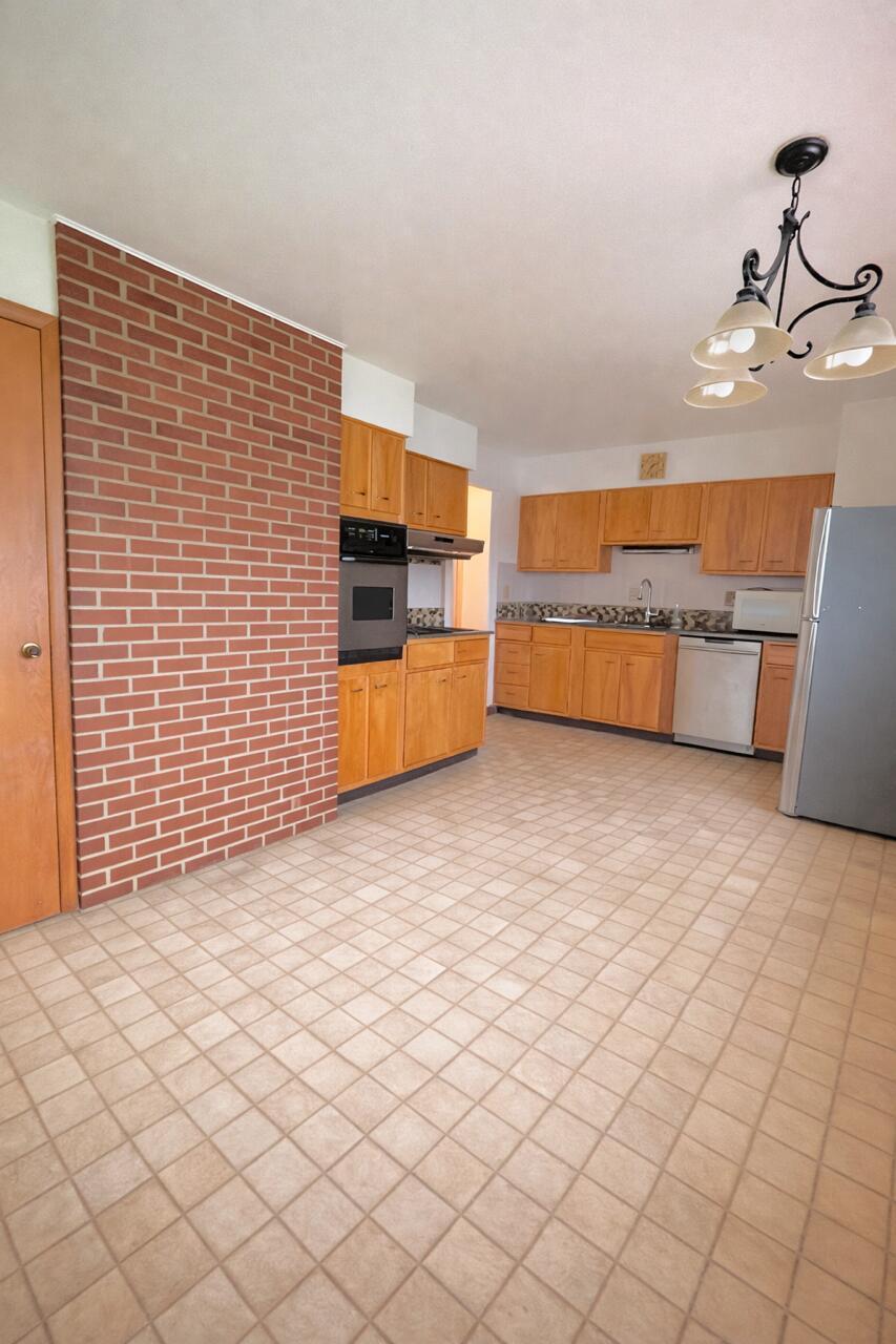 5352 Hazelwood Road Columbus, OH 43229 - Photo 8 of 31 Gallery Image 8
