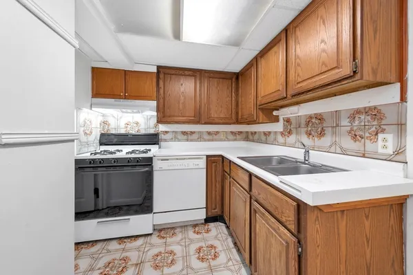 $898,000 | 120 Washington Street, Gloucester, MA 01930