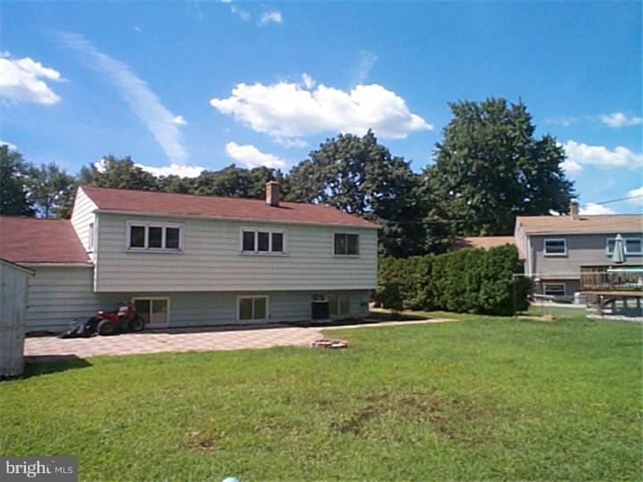 745 Cypress Road Warminster, PA 18974 - Photo 13 of 17