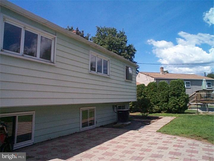 745 Cypress Road Warminster, PA 18974 - Photo 15 of 17
