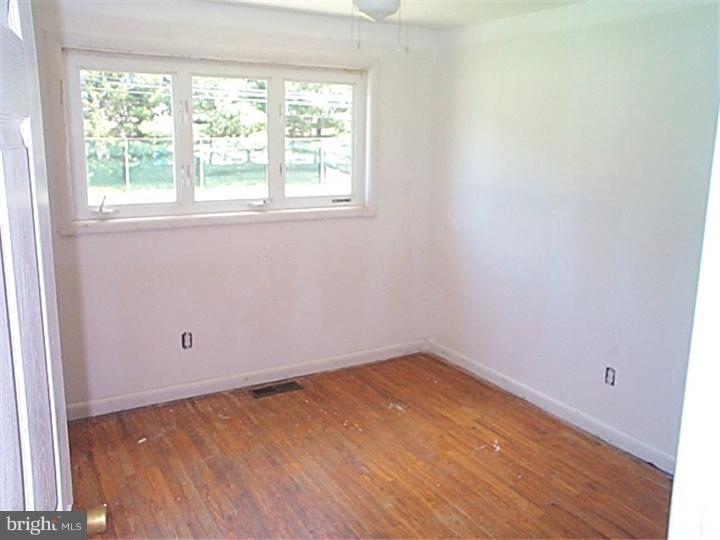 745 Cypress Road Warminster, PA 18974 - Photo 6 of 17