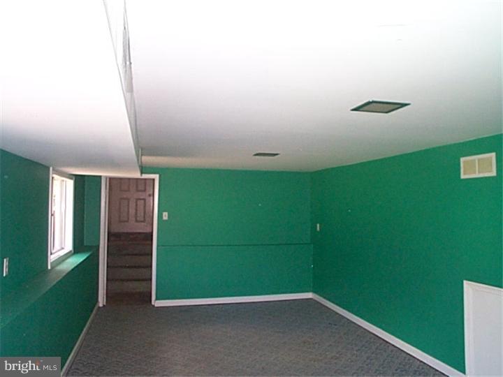 745 Cypress Road Warminster, PA 18974 - Photo 8 of 17