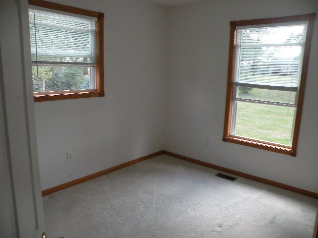 5711 Colby Road Owosso, MI 48867 - Photo 16 of 28 31330076-15.JPG