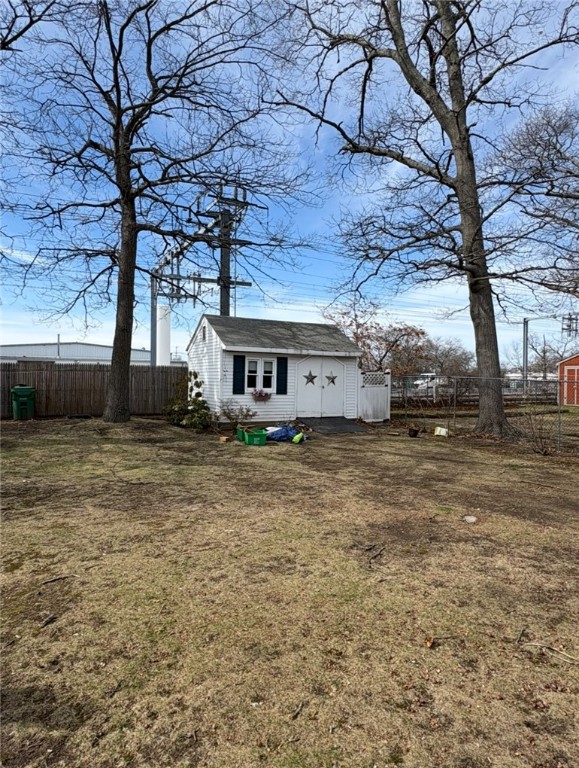 21 Airway Road Warwick, RI 02886 - Photo 4 of 23 Gallery Image 4