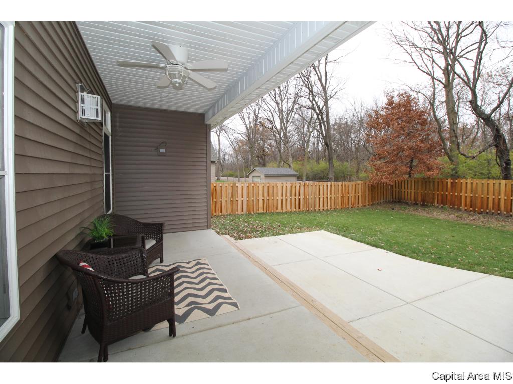 1624 Hoechester Road Springfield, IL 62712 - Photo 14 of 35