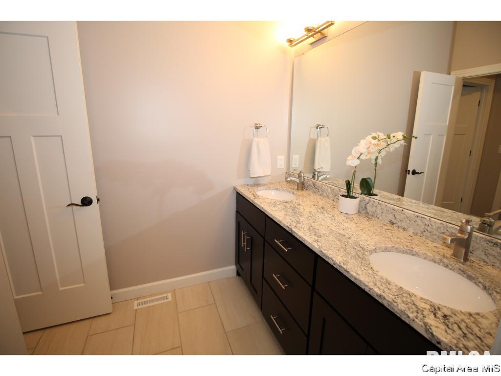 1624 Hoechester Road Springfield, IL 62712 - Photo 23 of 35