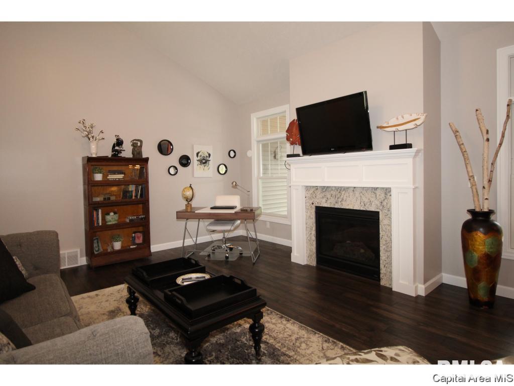 1624 Hoechester Road Springfield, IL 62712 - Photo 6 of 35