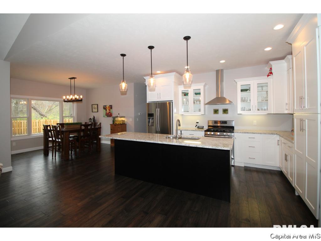 1624 Hoechester Road Springfield, IL 62712 - Photo 7 of 35