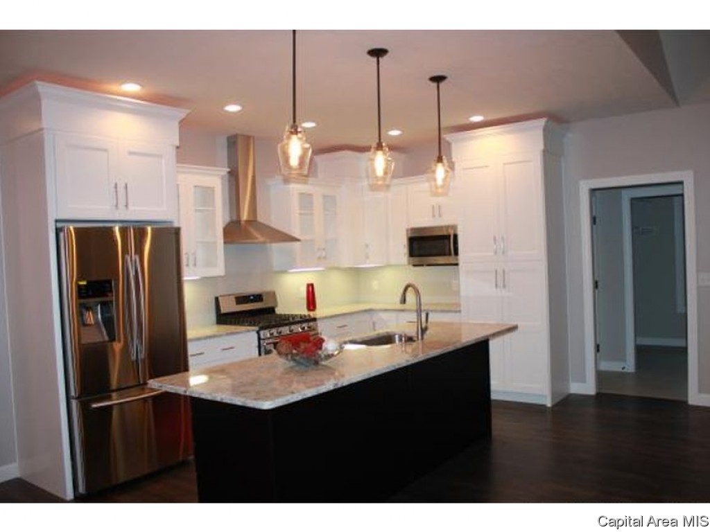 1624 Hoechester Road Springfield, IL 62712 - Photo 8 of 35