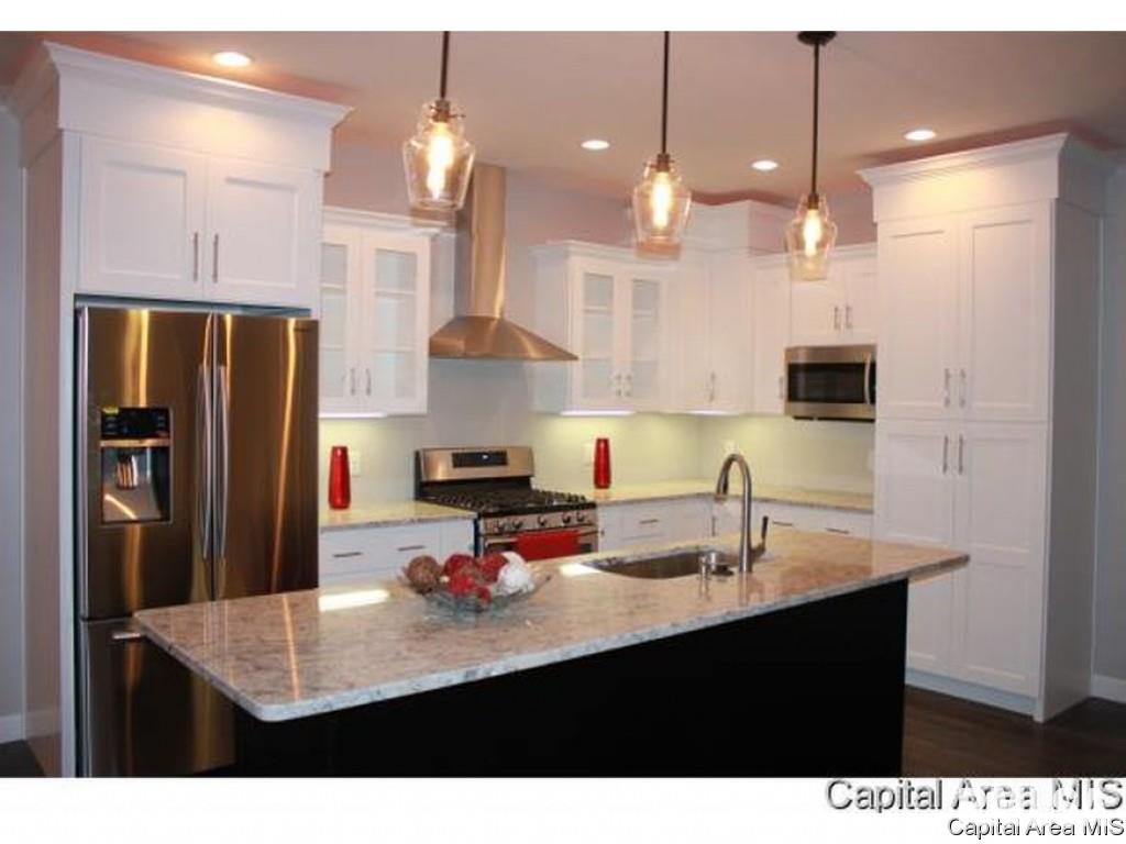 1624 Hoechester Road Springfield, IL 62712 - Photo 9 of 35