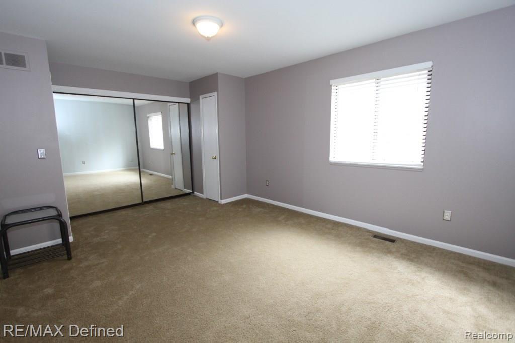 1530 Streamwood Court Rochester, MI 48307 - Photo 8 of 15 IMG_0480.JPG